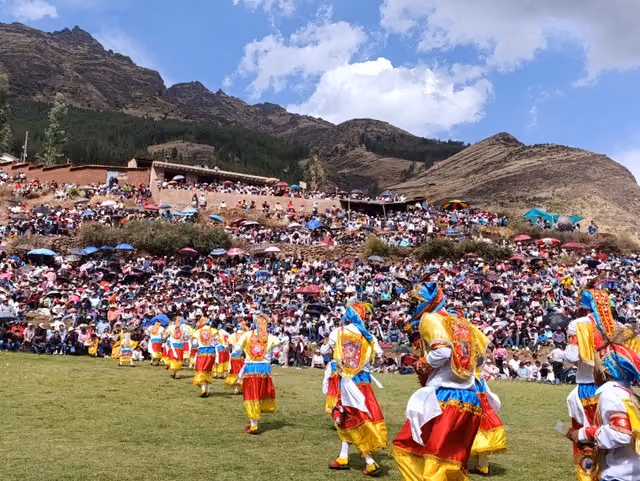 Negrillos dance of Qosqo Ayllu, San Salvador 06