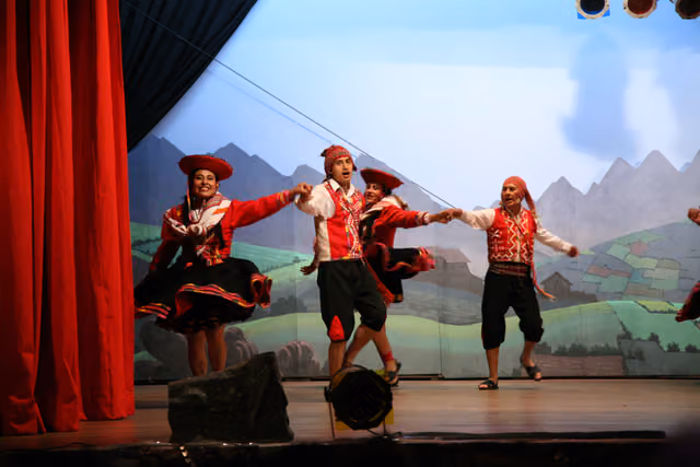 Dancers at Centro Qosqo de Arte Nativo