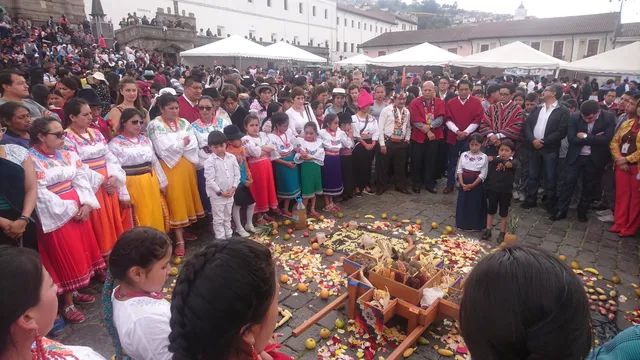 Pueblos indígenas en la ceremonia del Inti Raymi, Quito