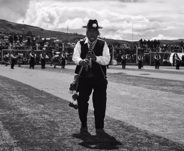 Musician of the Chacareros de Coritamaya group at the Jach'a Anata Phunchawi (04)