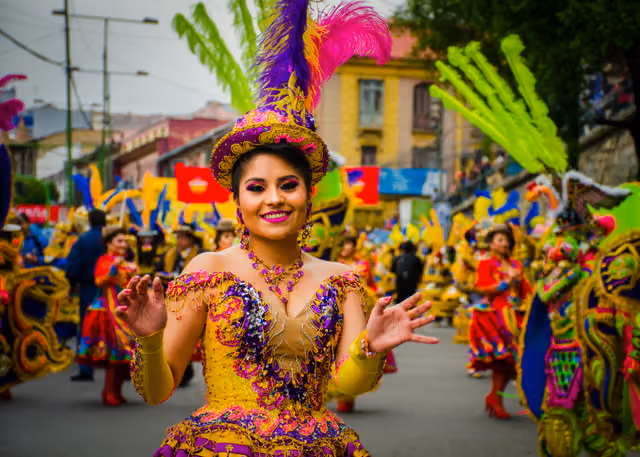Female figure of the morenada (china morena) (9)