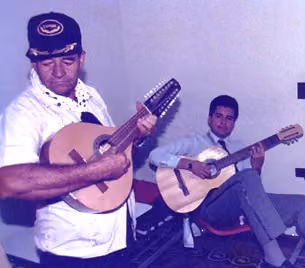 Jesús María Cardona Taborda playing the bandola
