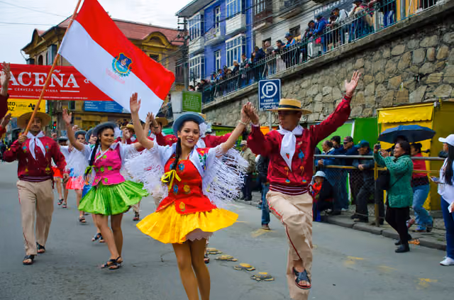 Bailarines chapacos de rueda, Carnaval de Tarija (foto 1)