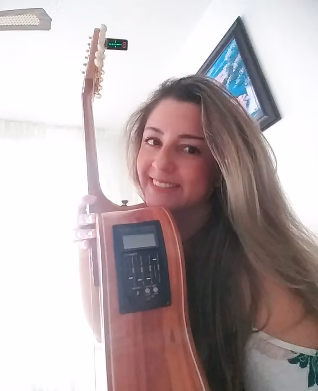 Vanessa Giraldo, Colombian singer-songwriter (2021)