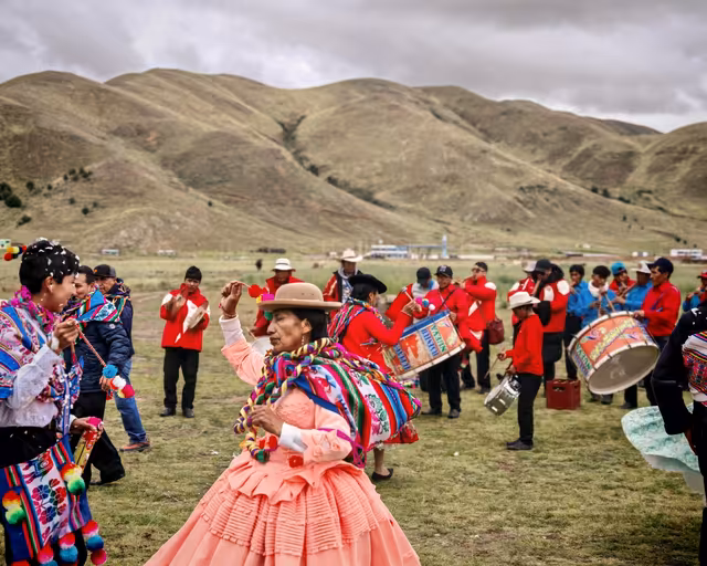 Tarkada dance, Chingora, Puno