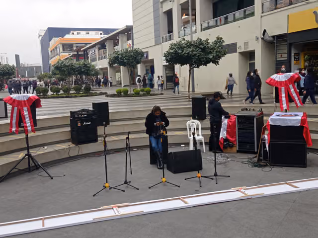 Setting up an event for the national holidays in an amphitheatre