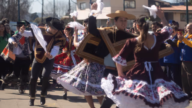 Cueca dancers in Valdivia