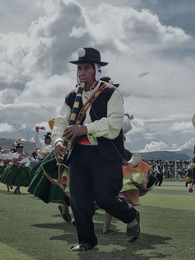 Dancer of the Lawa K'umus carnival dance from Villa Socca - Ácora
