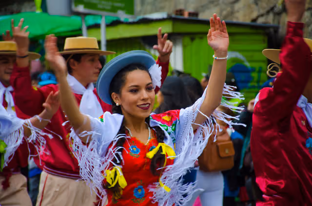 Moza chapaca, bailarina de rueda, Carnaval de Tarija (foto 1)