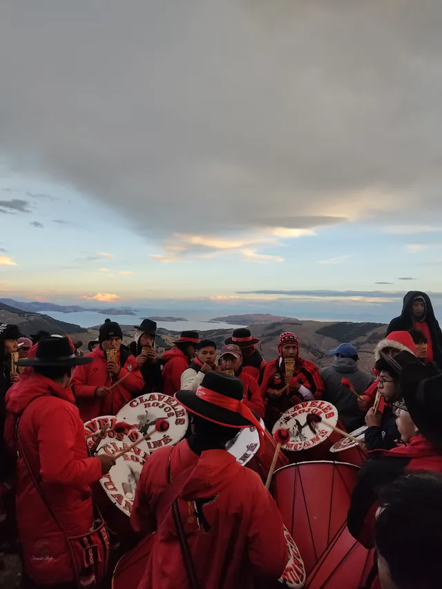 Participación de Claveles Rojos en el Cerro Pocopaca
