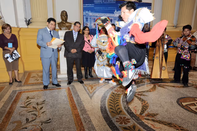 Reconocimiento a las Danzas de Tijeras