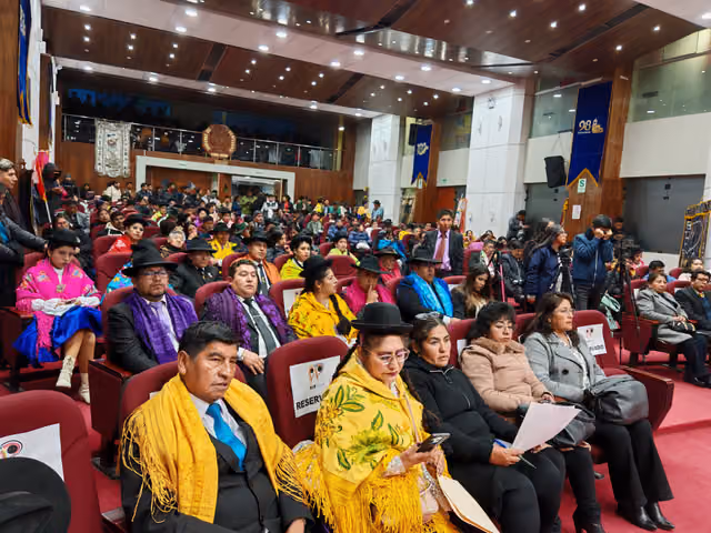 Ceremonia de inicio del concurso de Marinera y Pandilla Puneña