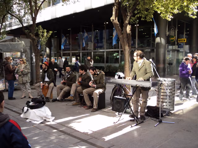 Street musicians in Rosario