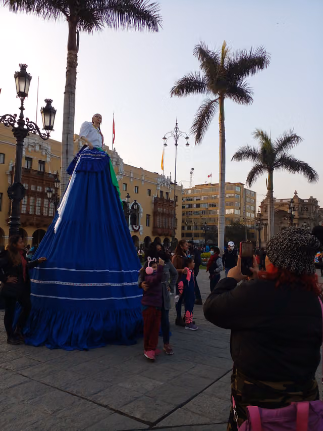 Memoria histórica, diversidad en el Perú y costumbre: decoración 04, toma 02