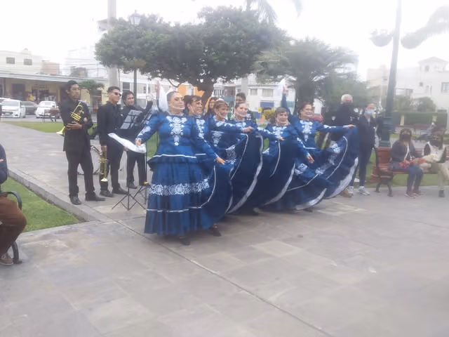 Northern marinera dance in the La Punta district