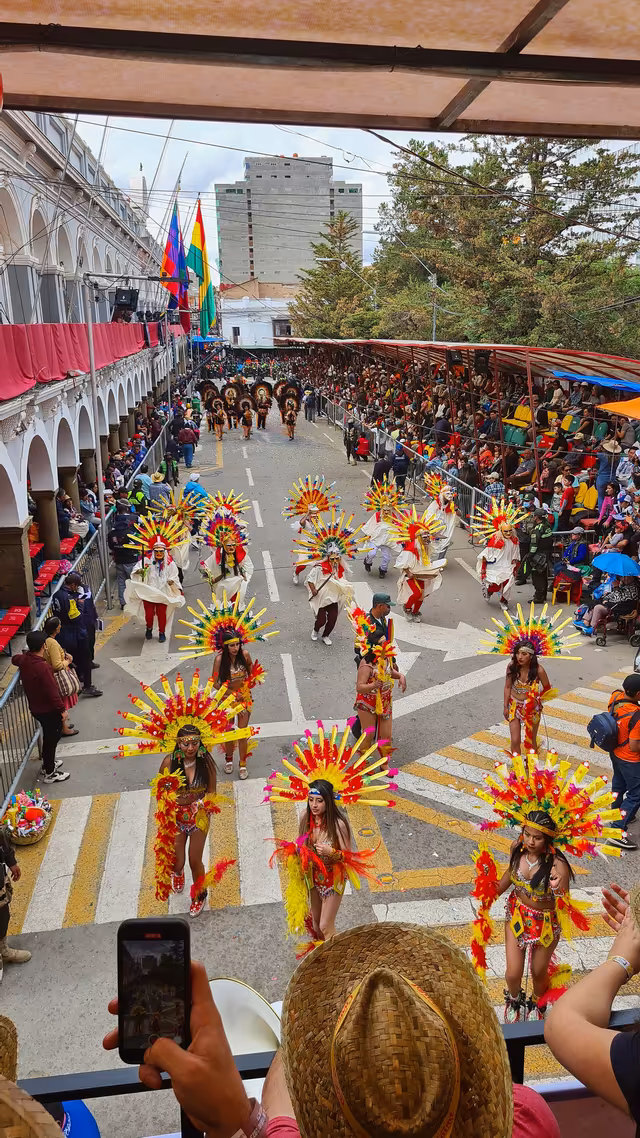Tobas en el Carnaval de Oruro, 16