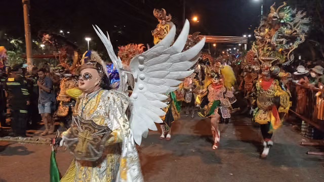 Diablada: angel