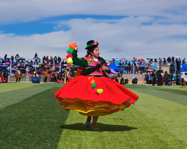 Movimiento de la pollera, conjunto Chacareros Flor de Sankayu