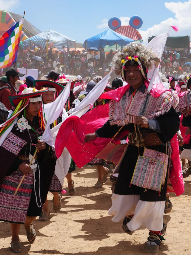 Pujllay dance couples at the Gran Pukara celebration