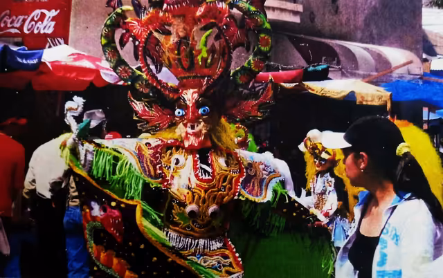Devil mask with fire mechanism (Diablada Artística Urus, 2000)