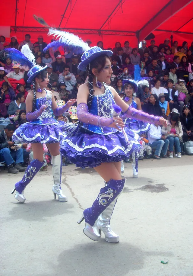 Chinas morenas in La Morenada, Puno-Peru 2