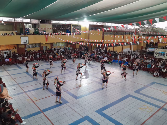 Danza «Caporales» por Fiestas Patrias (2022)