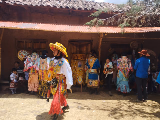 Virgen del Rosario festivity, Cusco (01): Qhapaq Negro dance