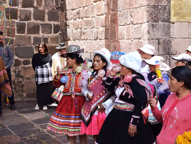 Dolls made for the comadres festivity, historic centre of Cusco (08)