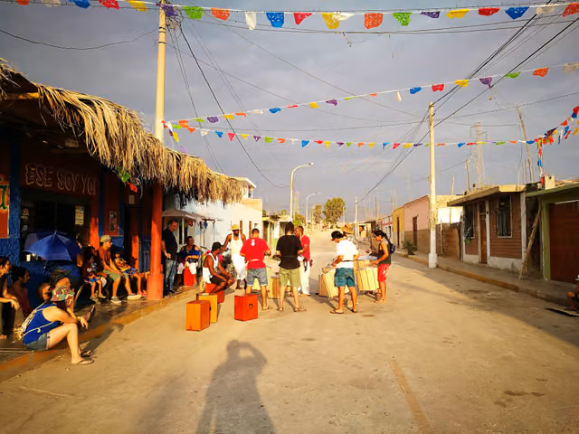 Cajón musicians and Afro-Peruvian music in El Carmen