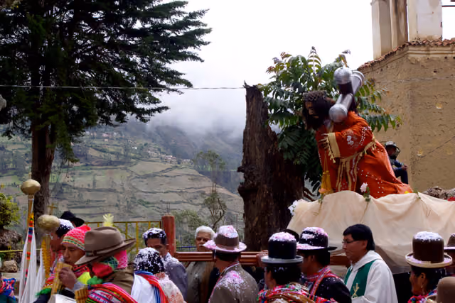 Procesión de la festividad del Señor de Dulce Nombre en Ilabaya