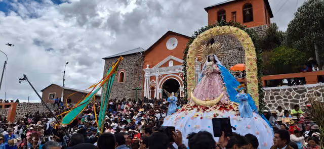 Celebrations of the Virgin of the Immaculate Conception in Paucarcolla, Puno (photo 07)