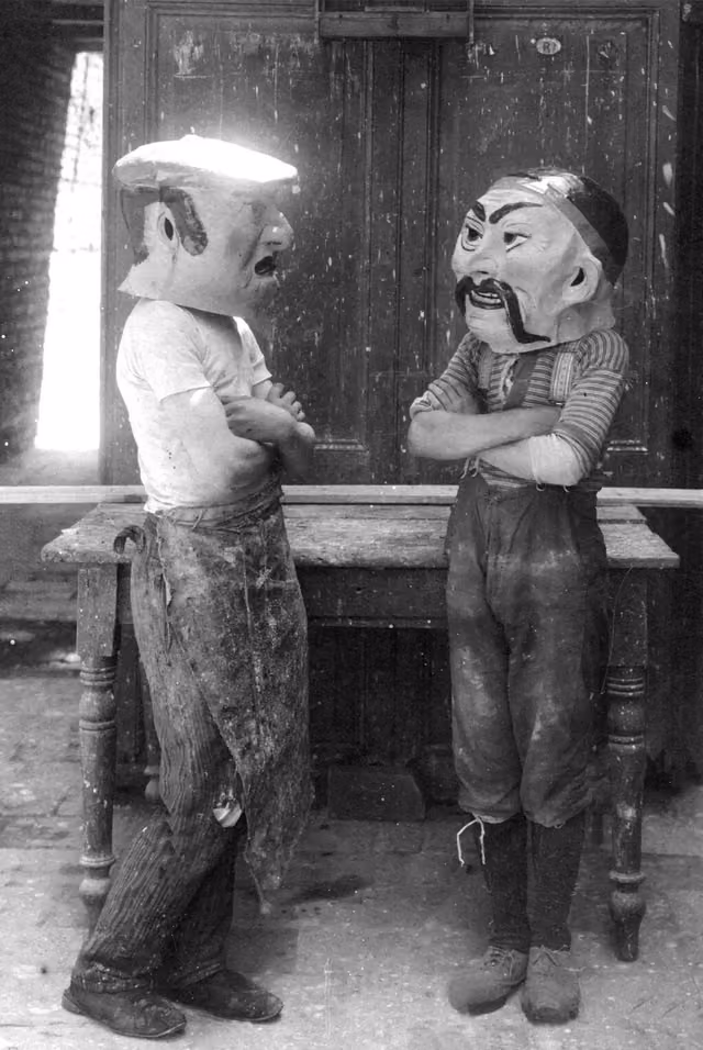 Caretas de carnaval en 1911