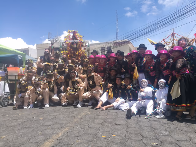 Una comparsa completa