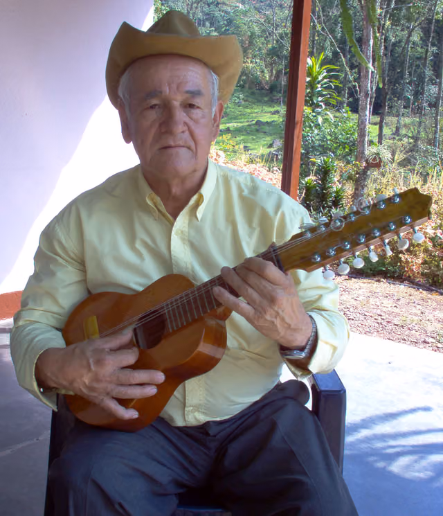 Don Arévalo Moreno, ejecutante de bandolín