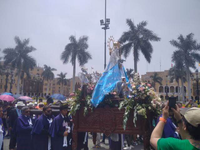 Pasacalle de morenada en Lima, Festividad de la Virgen de la Candelaria 2024 (foto 280)