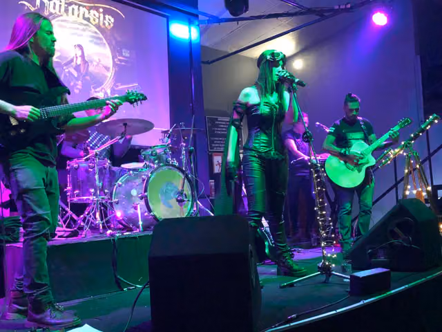 Hoo en concierto, La Paz