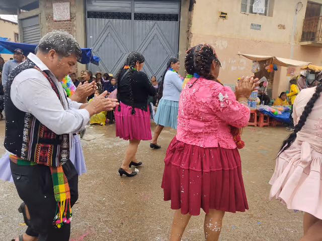 Comparsa carnavalera en Punata, Villa Rivero 2025