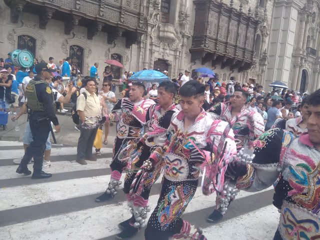 Pasacalle de morenada en Lima, Festividad de la Virgen de la Candelaria 2024 (foto 1020)