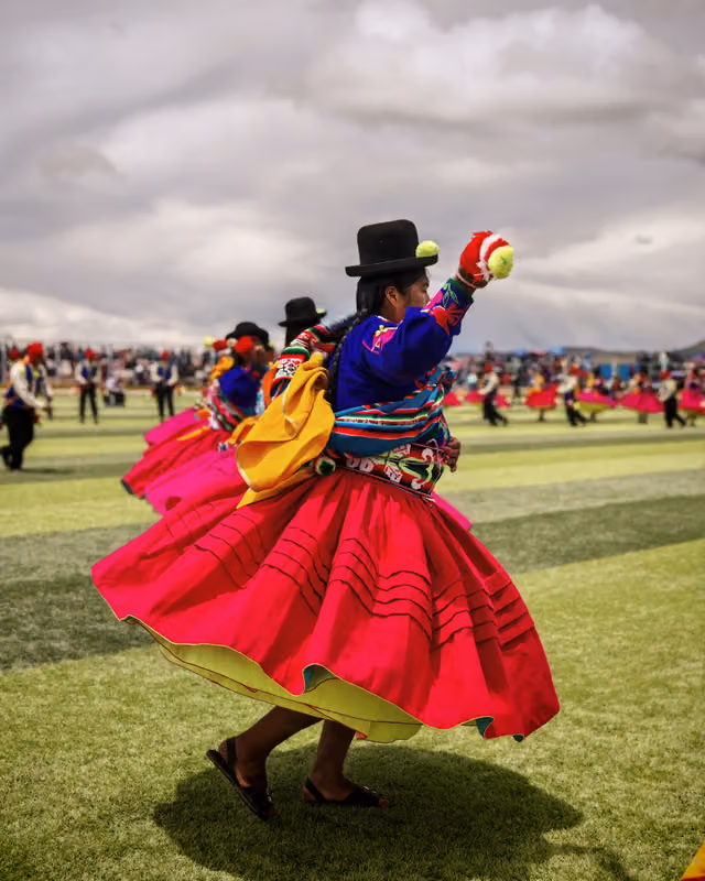 Aymara woman, Chacareros Flor de Sankayu ensemble