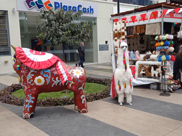 Toritos de Pucará at Plaza San Miguel