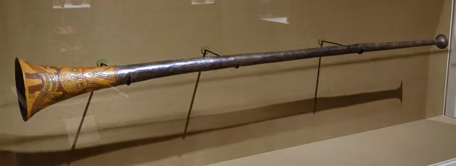 Trompeta de la cultura Paracas (c. 300-200 a. C.)