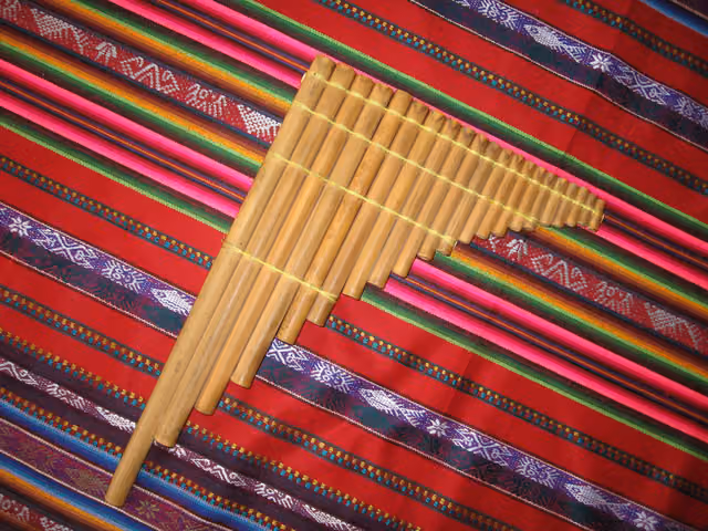 Antara siku: Andean closed-tube flute