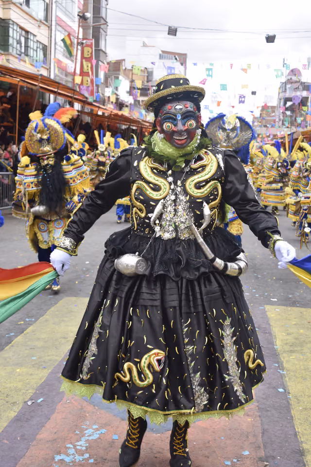 María Antonieta costume at the Oruro carnival