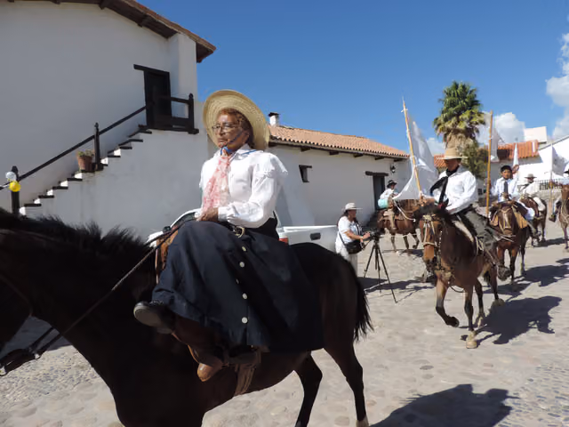 Alfereza riding sideways in Molinos