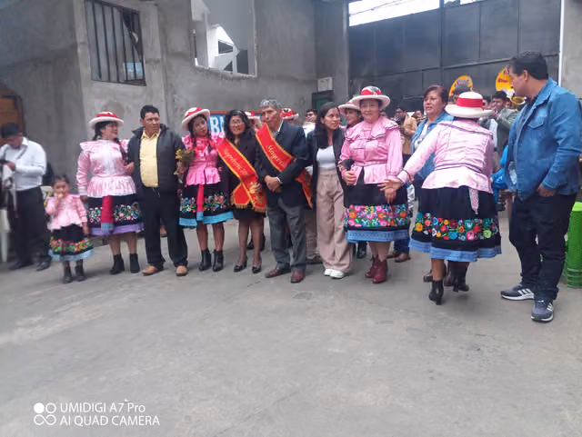 Family entering with a music band