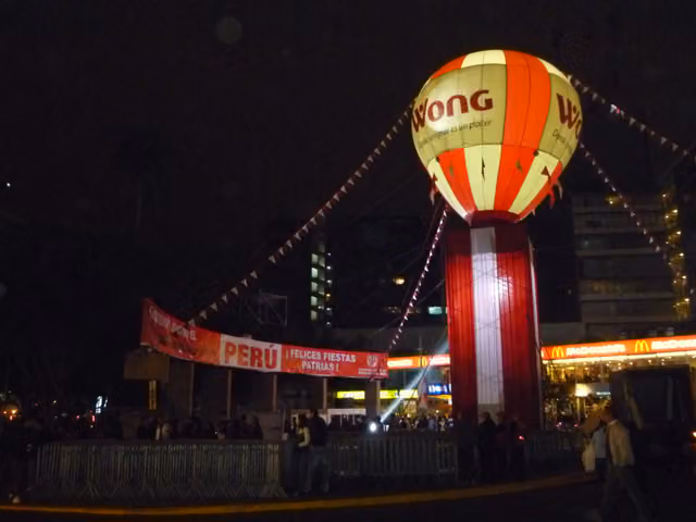 Pre-Independence Day fair, Miraflores (1)