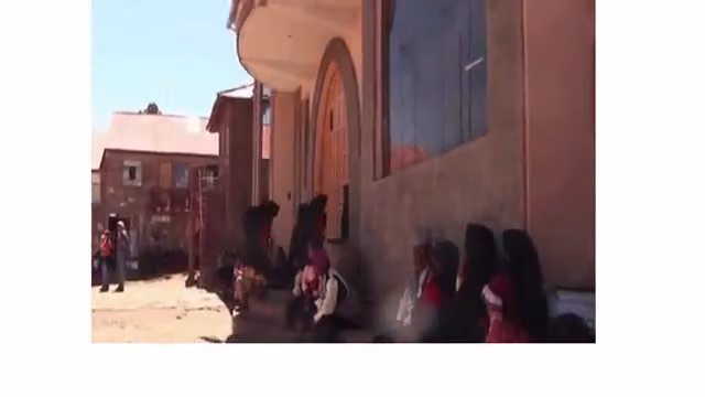 Peregrinación a la iglesia de Nuestra Señora (Taquile)