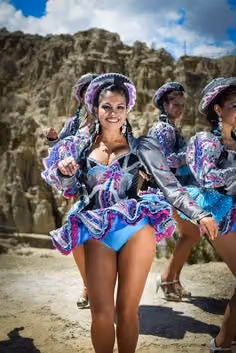 Folk dance, training image 1
