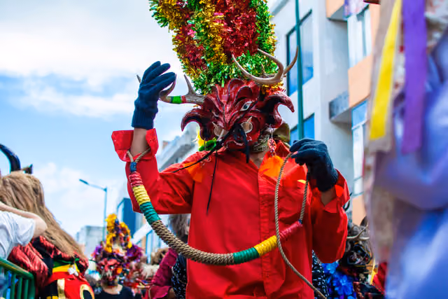 Píllaro devil with deer-horn mask and aciales