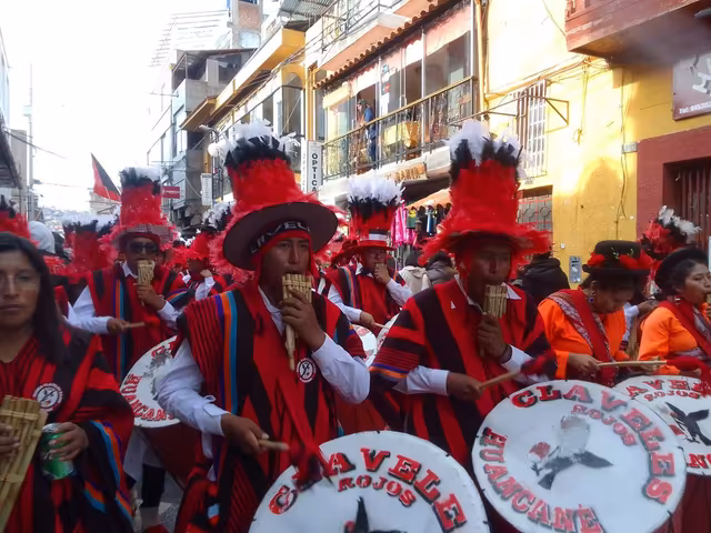 Sikuris Los Claveles Rojos de Huancané en la Festividad de la Virgen de la Candelaria 2024